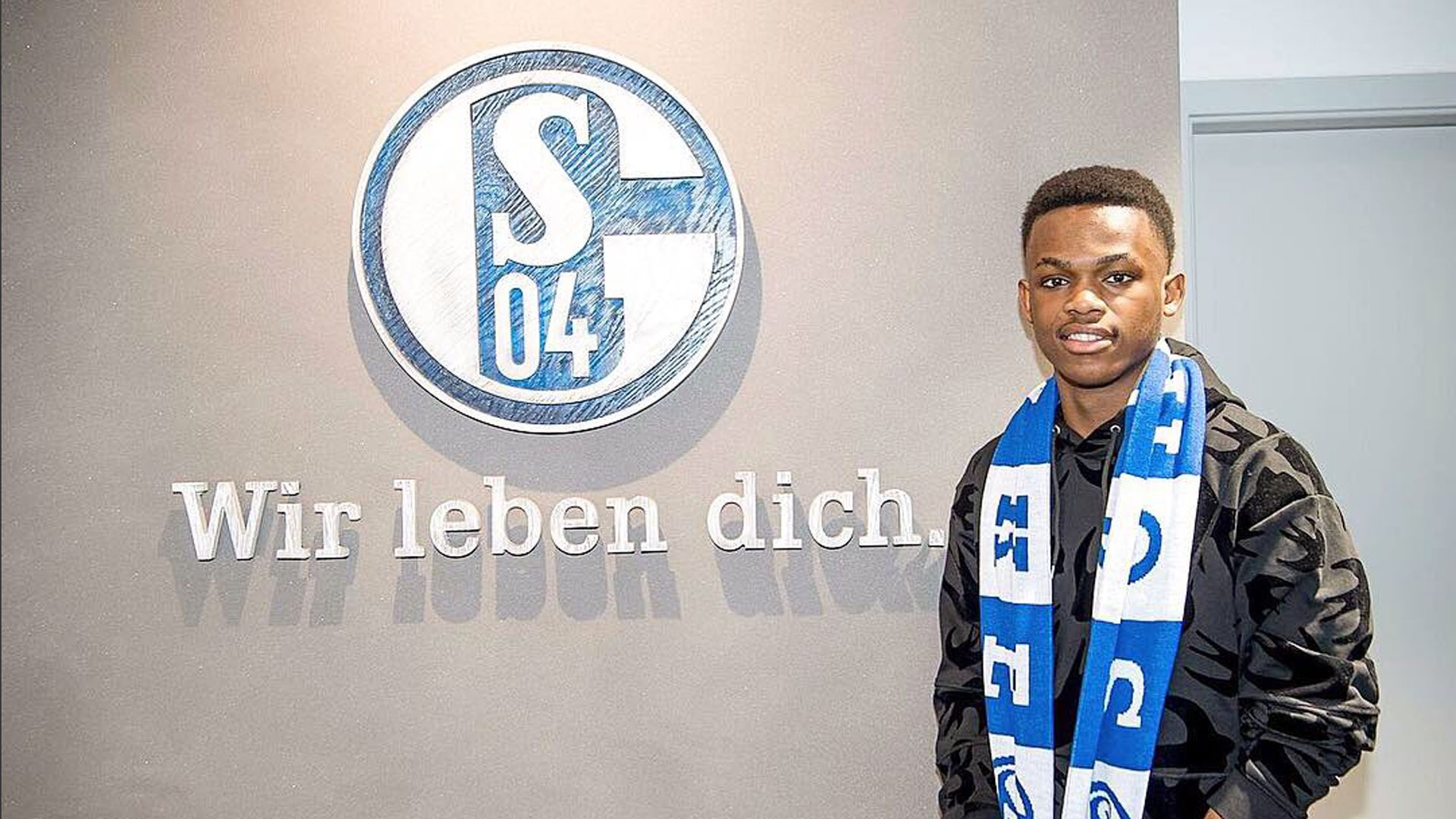 李梓嘉能够 李梓嘉能够